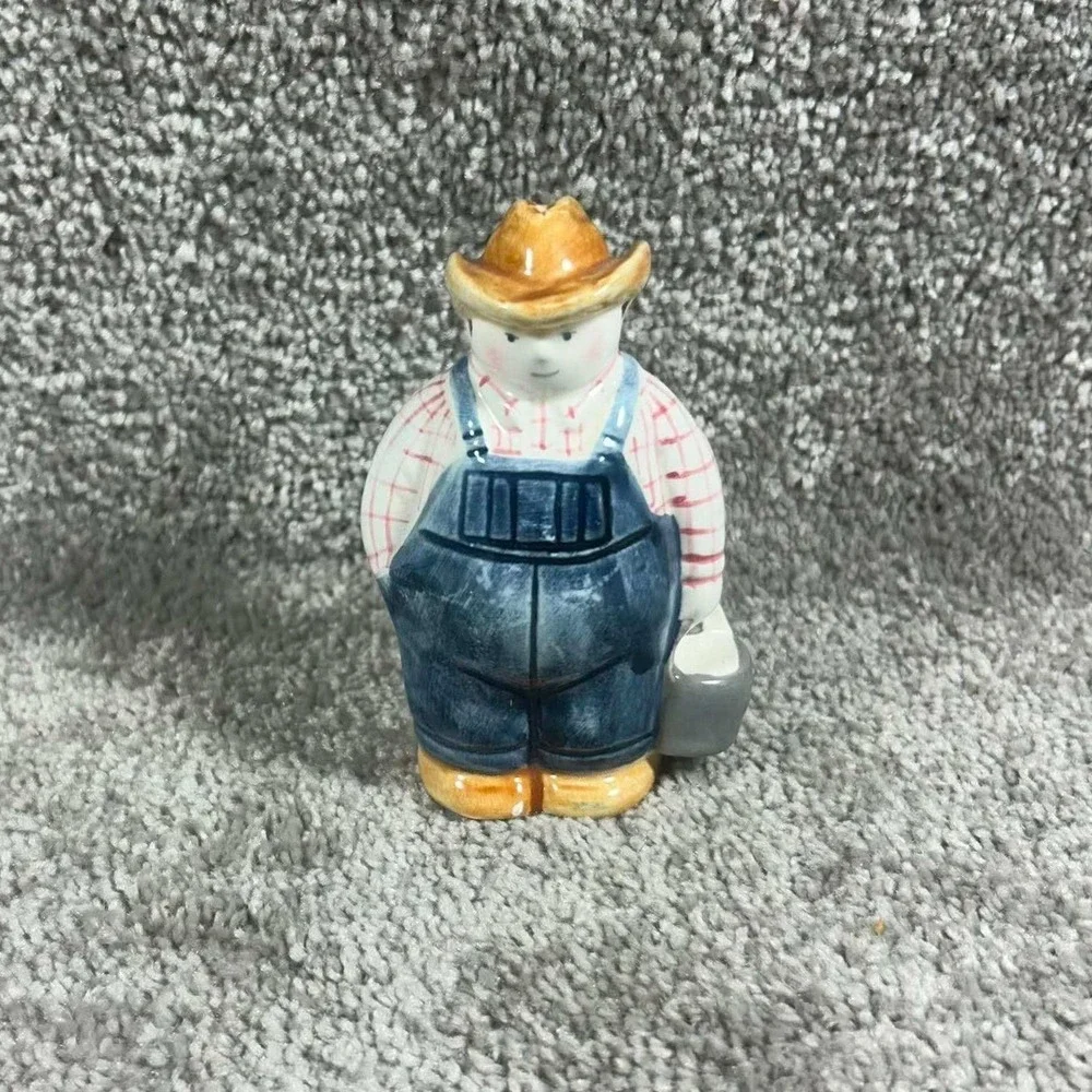Farmer Salt or Pepper Shaker Blue Overalls Country Decor‎ Novelty